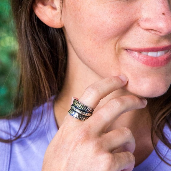 New Antique Silver toned leaf Ring Adjustable one size - Picture 3 of 3
